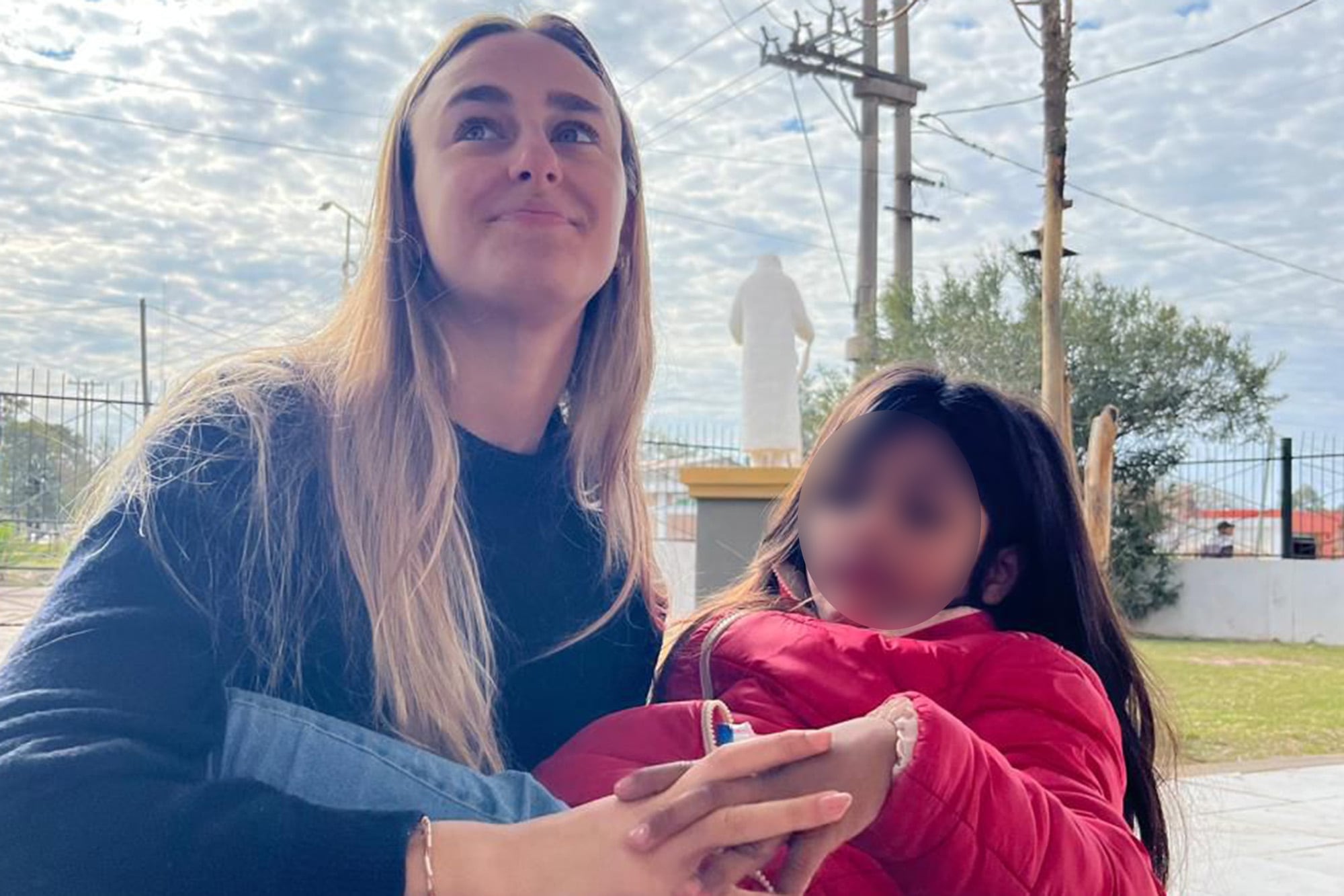 “No quería ir al colegio”: vive en Palermo, viajó como voluntaria y cambió la historia de Tomi