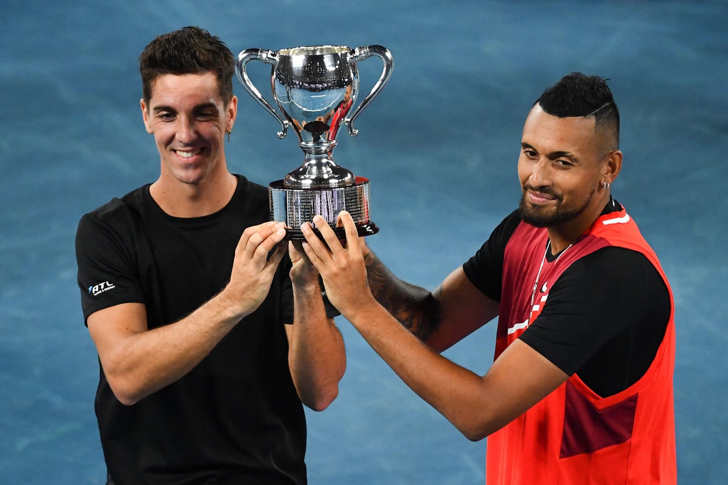 Un momento de felicidad para Thanasi Kokkinakis: en 2022, cuando ganó el dobles en el Australian Open junto con Nick Kyrgios