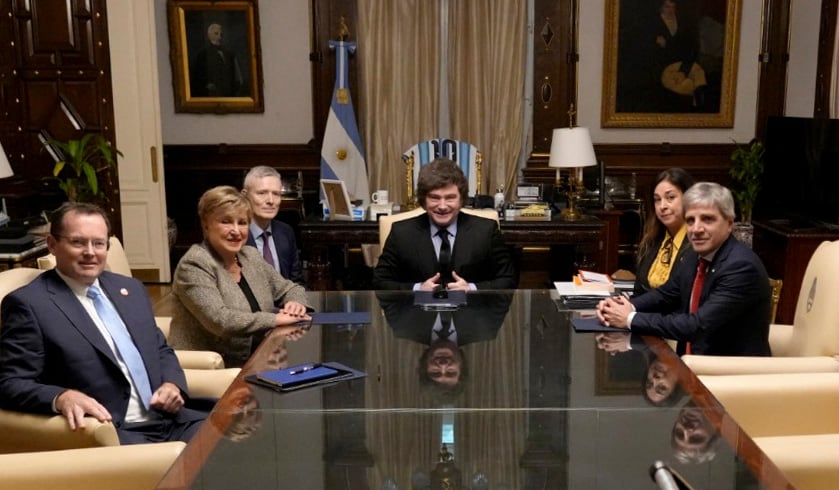 Milei recibe a Georgieva en la Casa Rosada y luego al gabinete ampliado