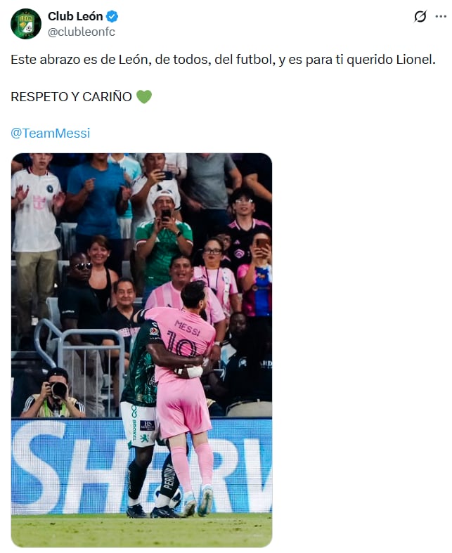 León compartió la imagen de Romaña levantando a Lionel Messi y escribió: “Este abrazo es de León, de todos, del fútbol”