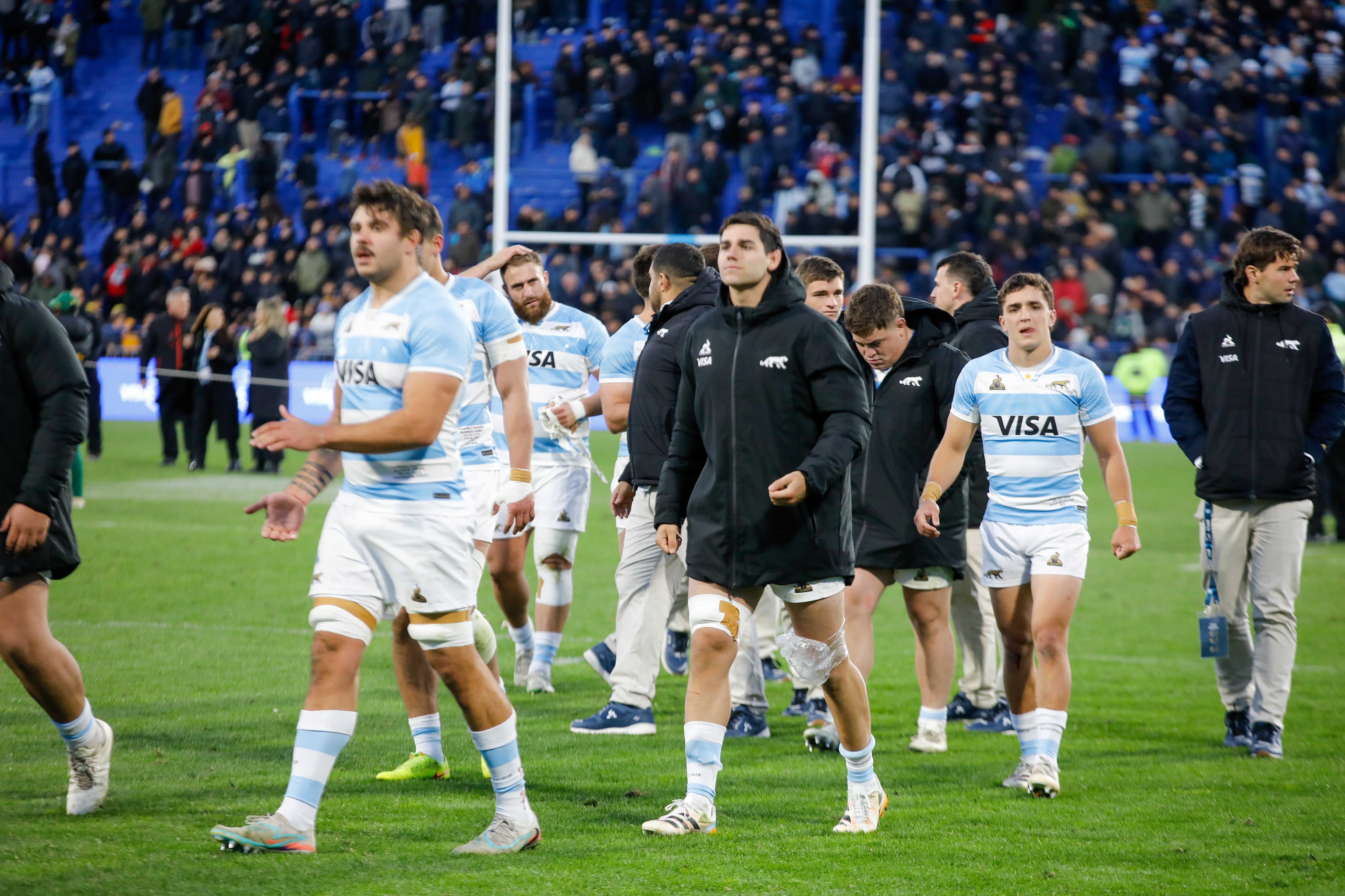 La salida de los jugadores, con insatisfacción por la derrota pero sin demasiados reproches para hacerse