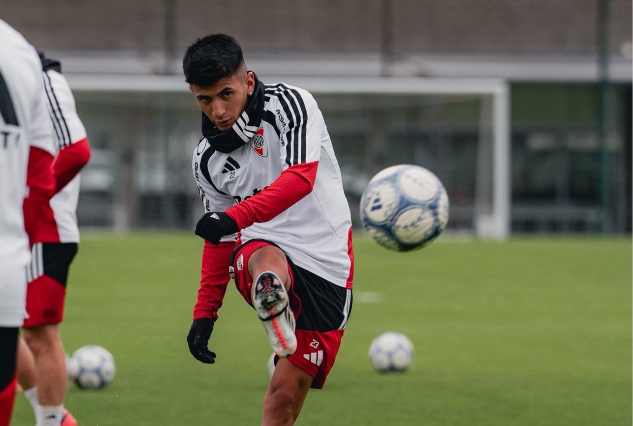 Thiago Almada debuta como titular en River, ante Argentinos Juniors