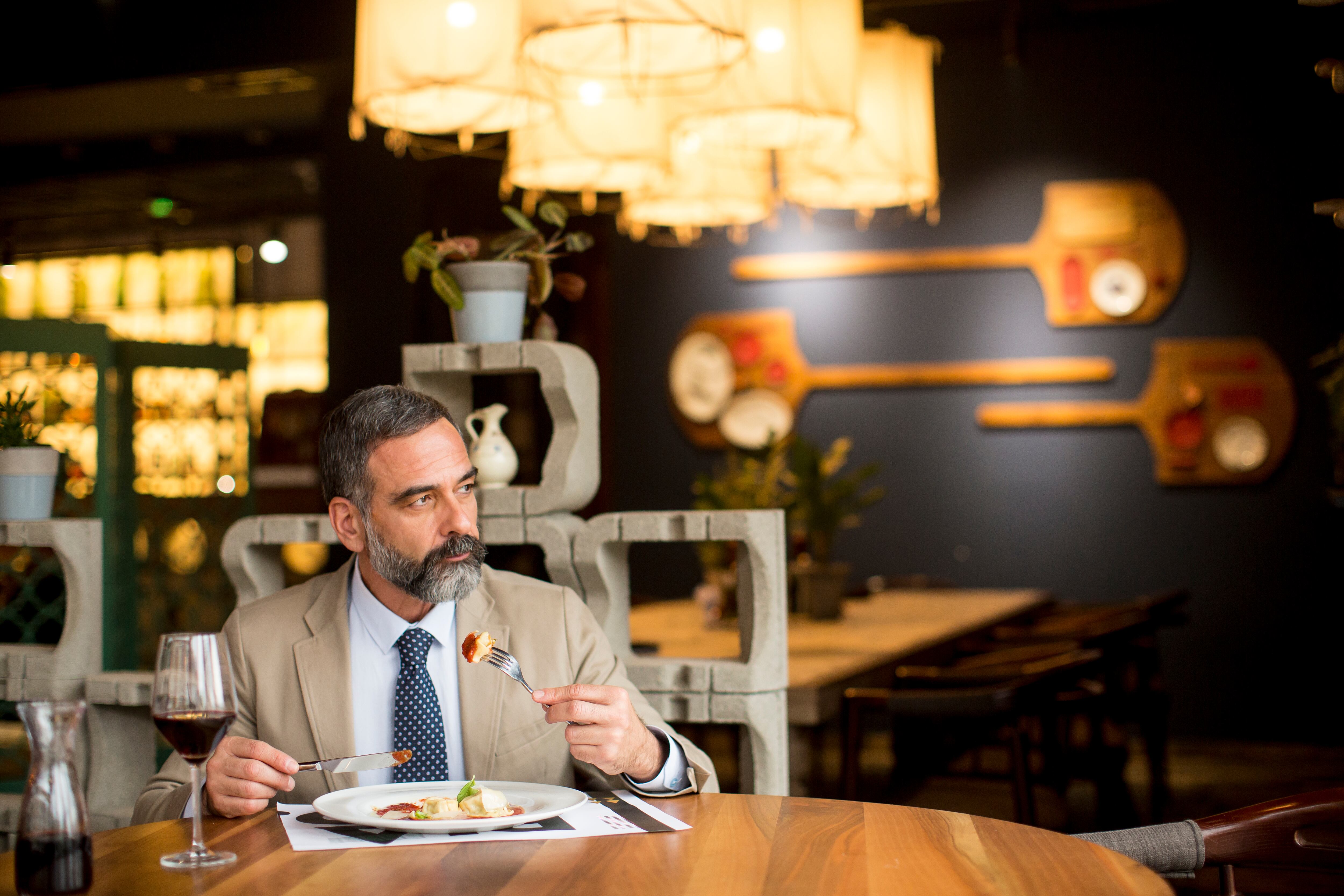 Tras décadas de mensajes contradictorios sobre los daños y beneficios del alcohol para la salud, estudios recientes han dejado claro que ninguna cantidad de alcohol es buena