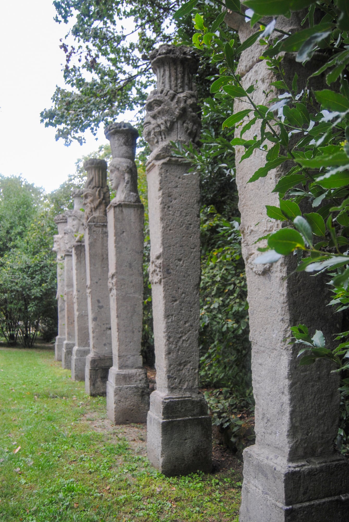 Las esculturas están inspiradas en la antigua divinidad romana Terminus