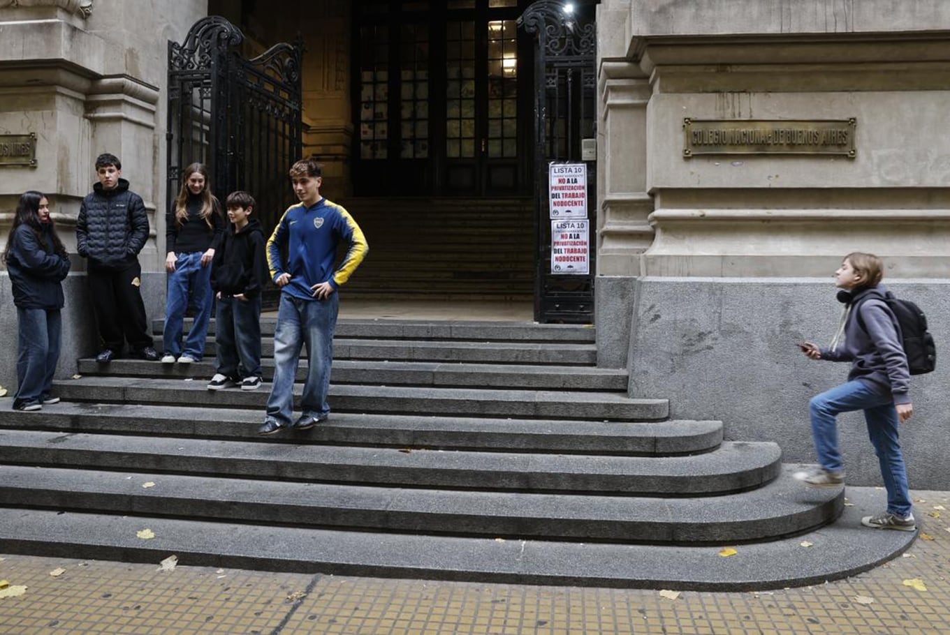 Las tomas continuarán, con matices