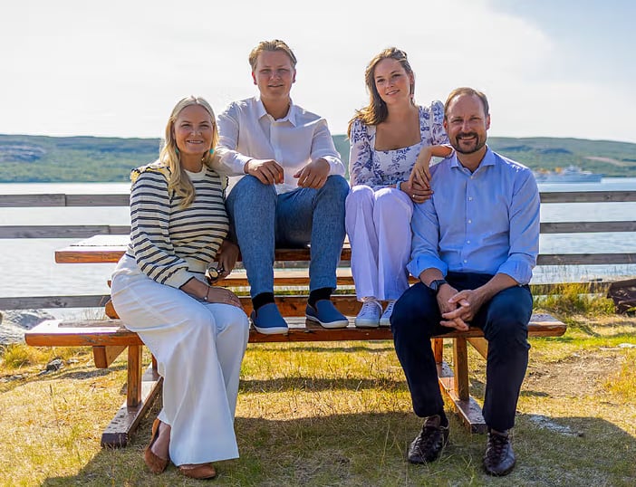 Ingrid Alexandra junto a sus padres, Haakon y Mette-Marit, su hermano Sverre Magnus