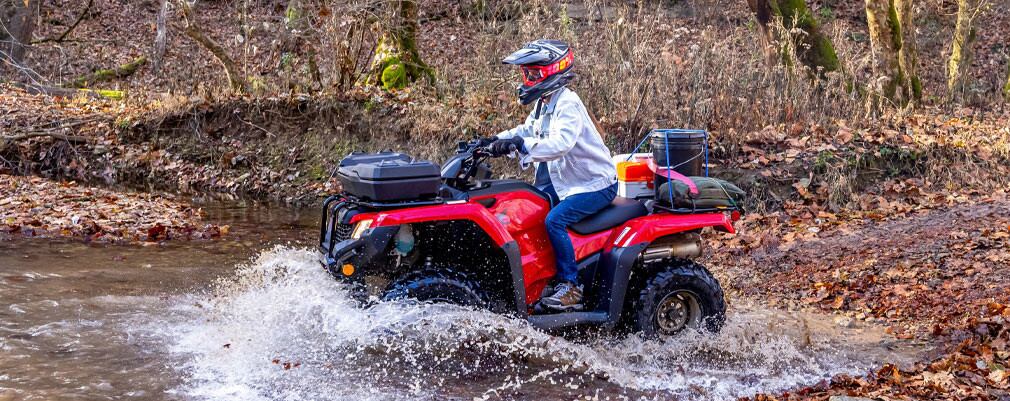 Está equipado con un motor monocilíndrico de 420 cc