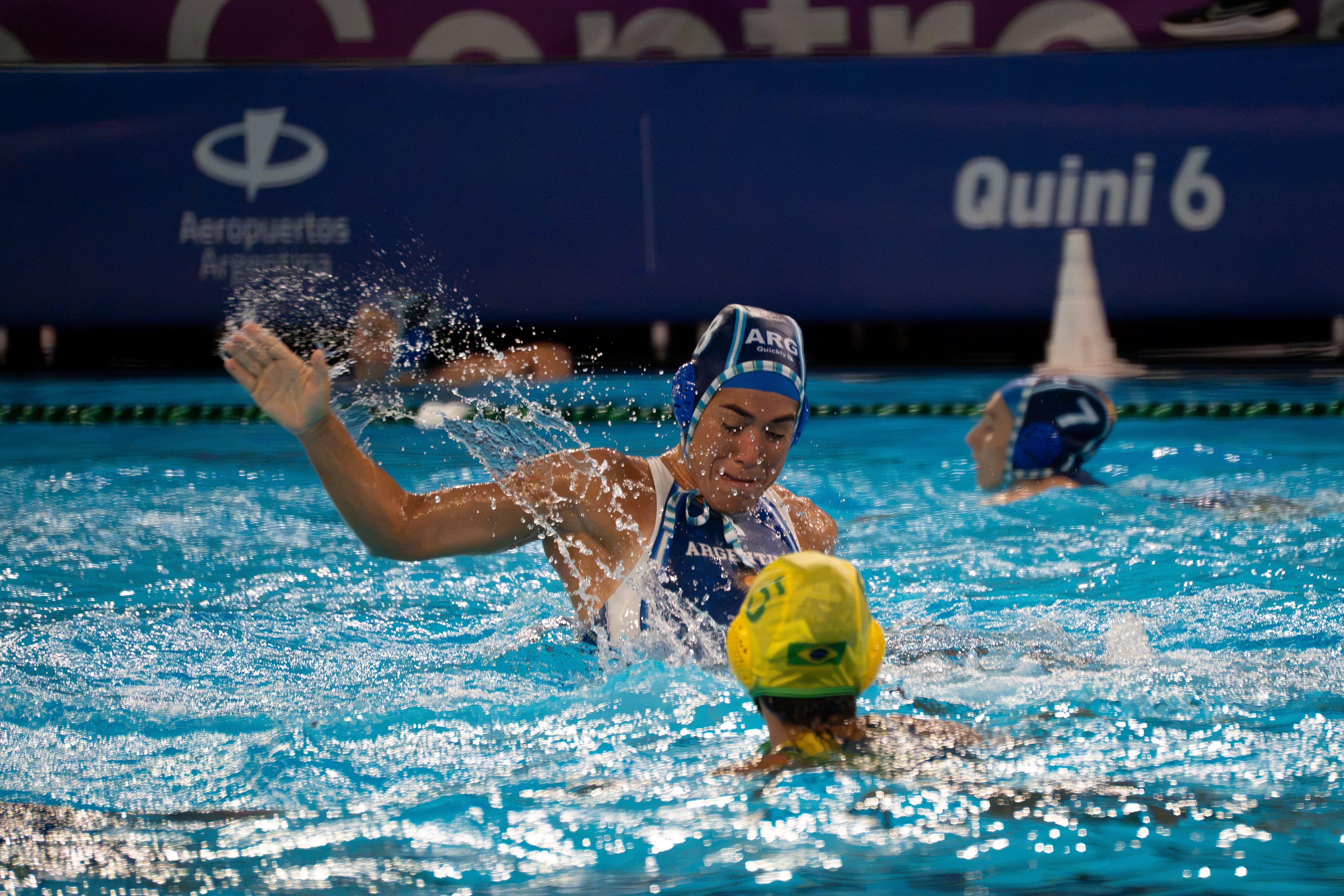 El jueves las chicas perdieron con Brasil, pero aseguraron el pase a semifinales, donde el sábado se enfrentarán con Colombia