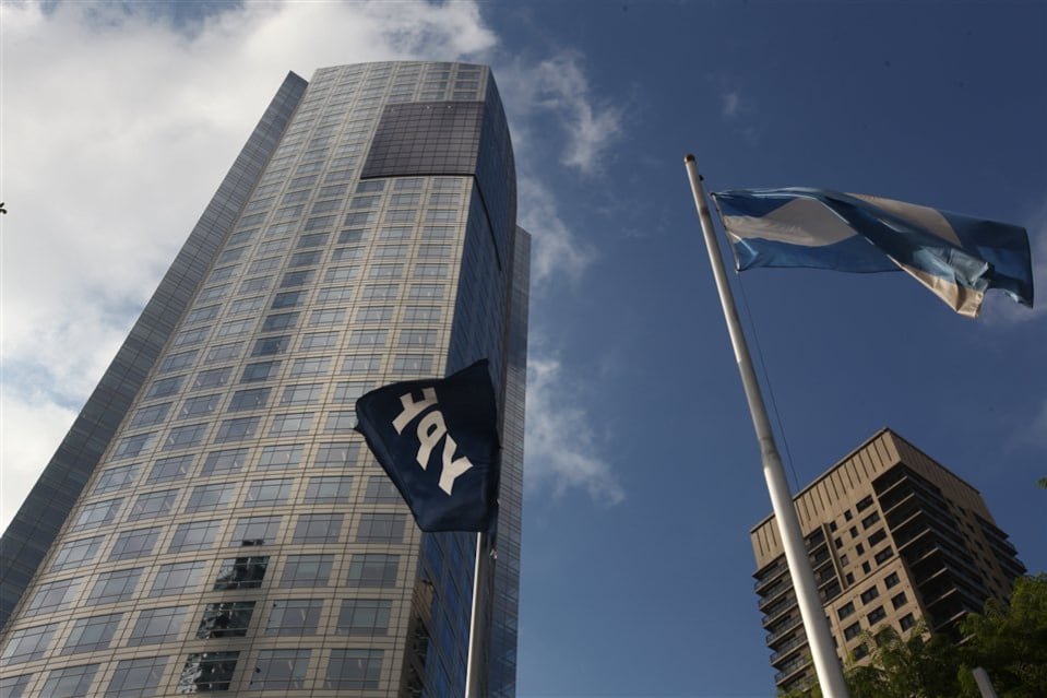 Burford sostuvo que la Argentina no cumple con los requisitos legales para acceder a una suspensión.