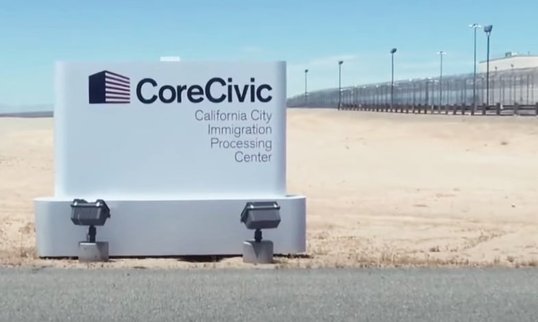 California cuenta con casi 8500 camas en siete centros de detención del ICE