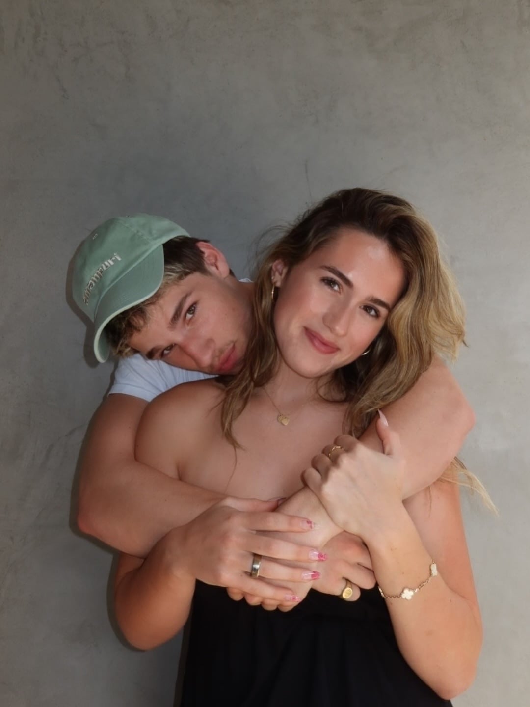 Así están hoy. Valentino y Matteo, los hijos de Ricky Martin: cumplieron 18 y están de novios 10 Matteo posa enamorado junto a su novia Sophia