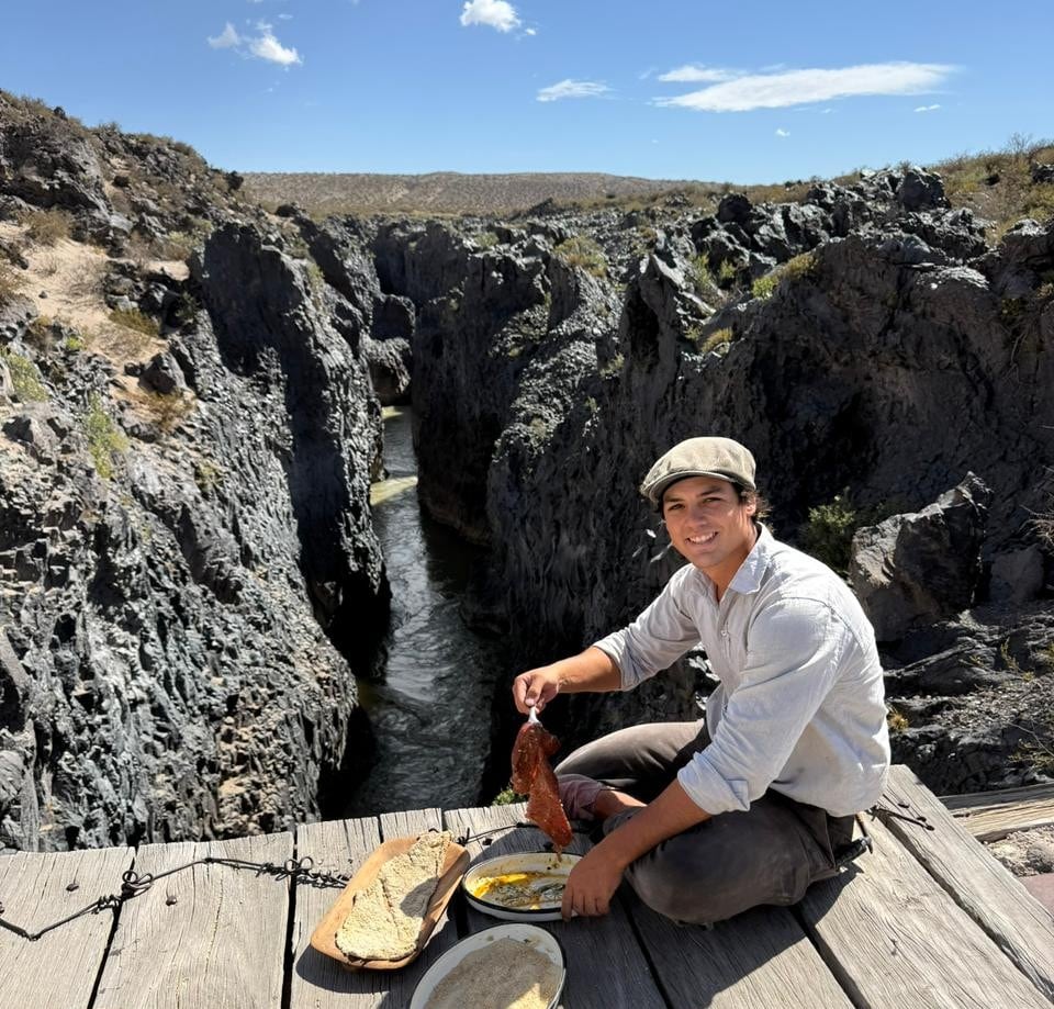 El horno móvil surgió de la necesidad de sumar la cocina a sus viajes