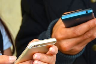 Creo que el celular escucha lo que digo: ¿paranoia o realidad?