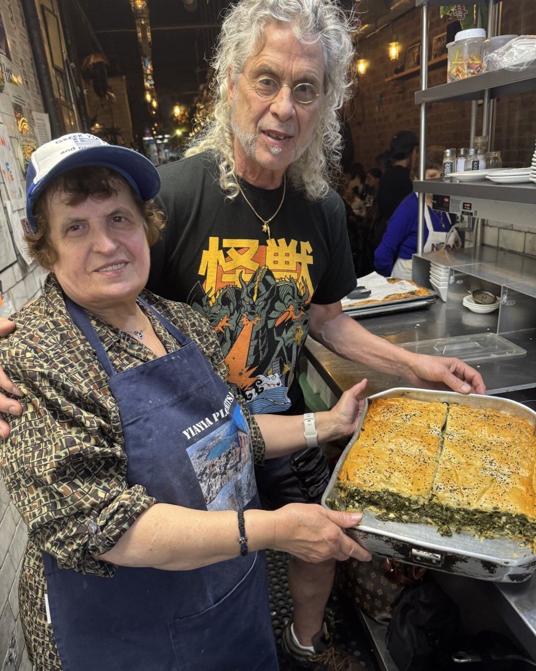 Jody Scaravella abrió Enoteca Maria en 2007 para honrar a su madre y a su abuela a través de la cocina con platos preparados por abuelas de todo el mundo (Foto: Instagram @enoteca_maria)