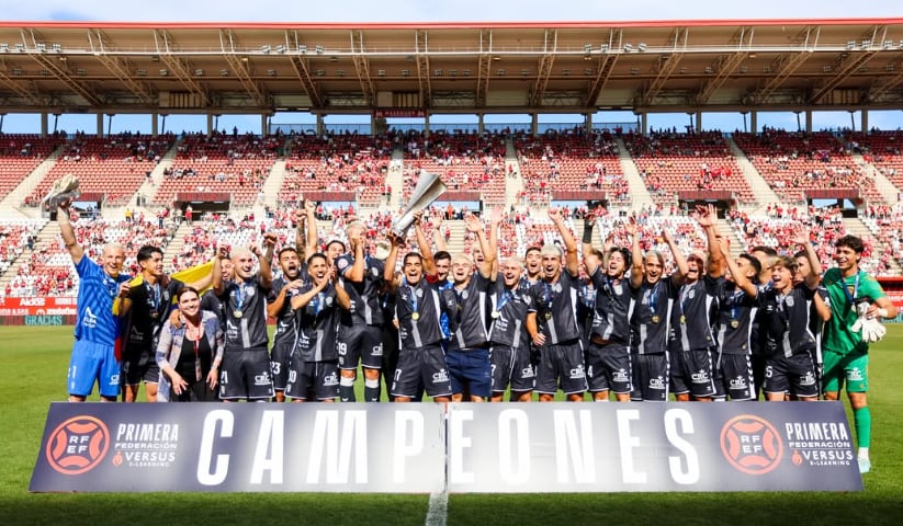 El equipo se consagró en su grupo y ascendió a la segunda división en la última temporada