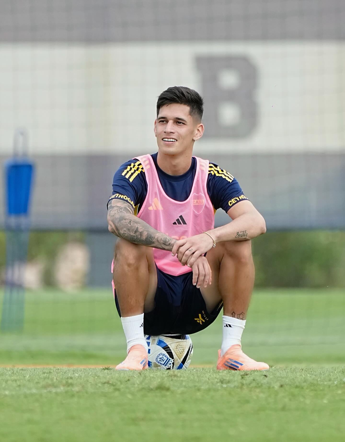 Mientras preocupa el 9, Boca pierde a sus extremos: Velasco se lesionó y Aguirre se acerca a Estudiantes 7 Brian Aguirre espera una definición: pasaría a préstamo a Estudiantes, con opción de compra del 50%