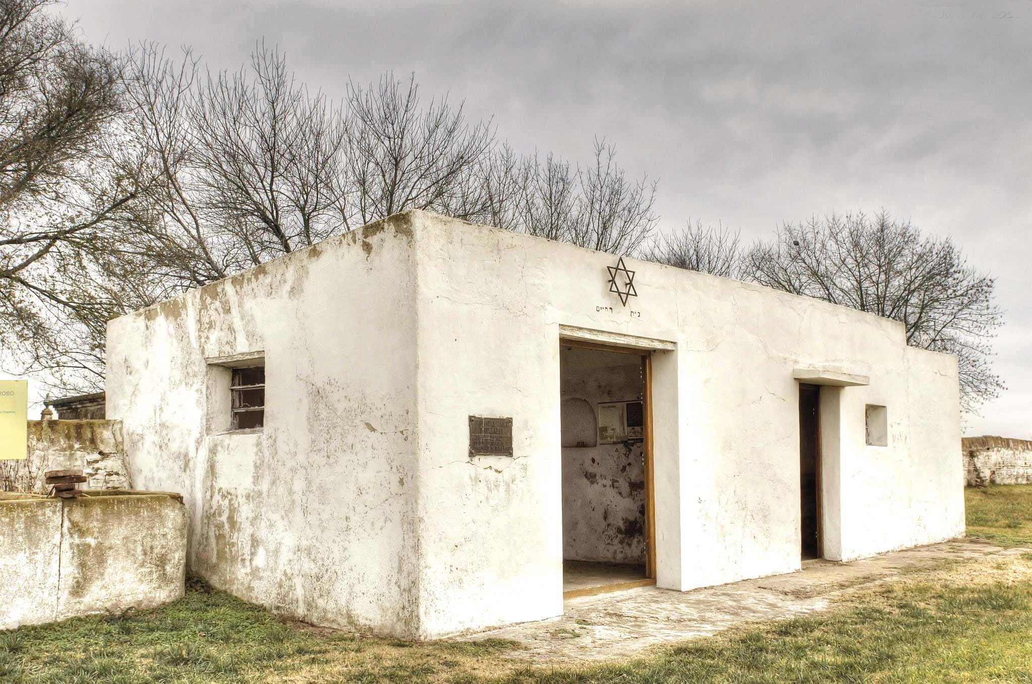 Uno de los pueblos pioneros en la historia de la colonización judía en la Argentina 13 Cementerio abandonado en Colonia Mauricio