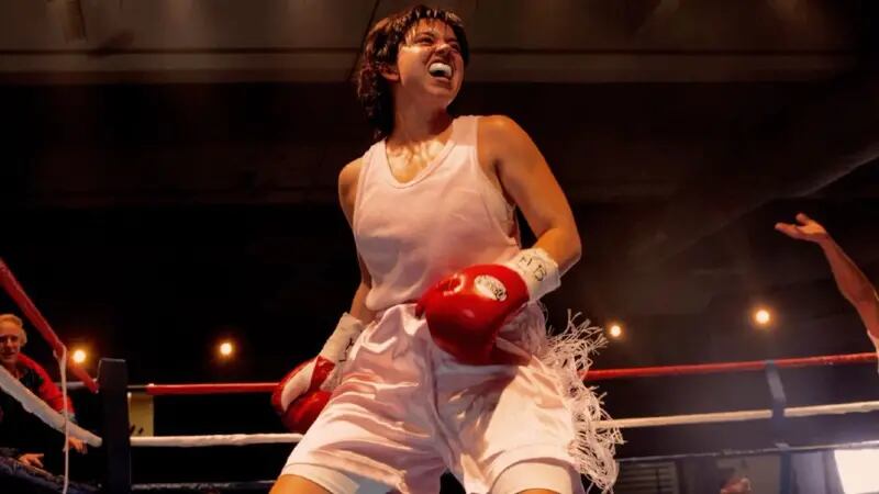La estrella de Con todos menos contigo, Sydney Sweeney, está casi irreconocible caracterizada como la boxeadora Christy Martin