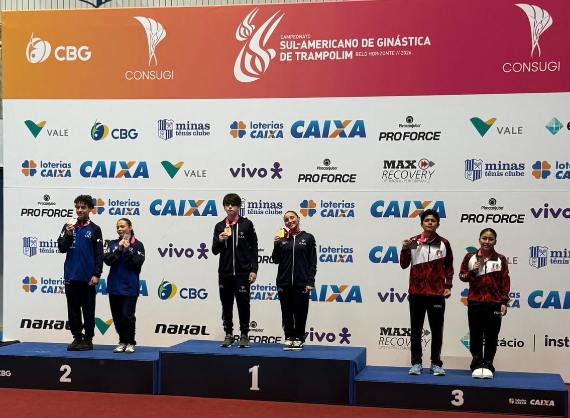 Macarena Cainzos obtuvo el primer puesto en Sincronizado Mixto Junior, junto a Ángel Rivera