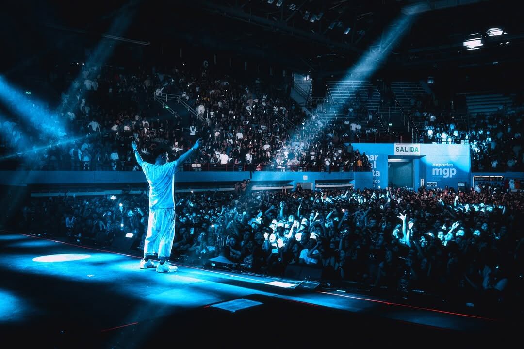 Alejo Nahuel Acosta más conocido como Ysy-A o Ysysmo, nació en Buenos Aires y ya recorrió Europa y parte de América Latina con su última gira (Foto: Instagram @ysy__a)