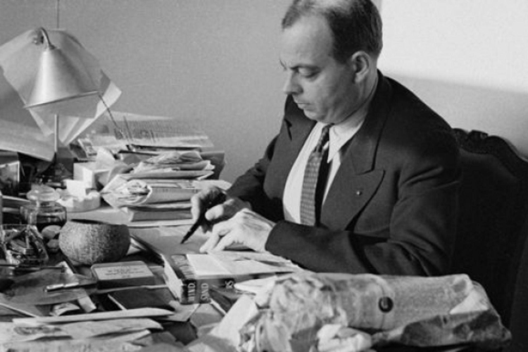 Saint-Exupéry: El Autor de 'El Principito' y Su Filosofía del Amor