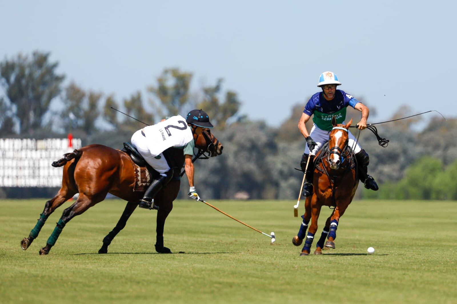 Adolfito a los 50, concretando un sueño: jugar con su hijo y con los sobrinos