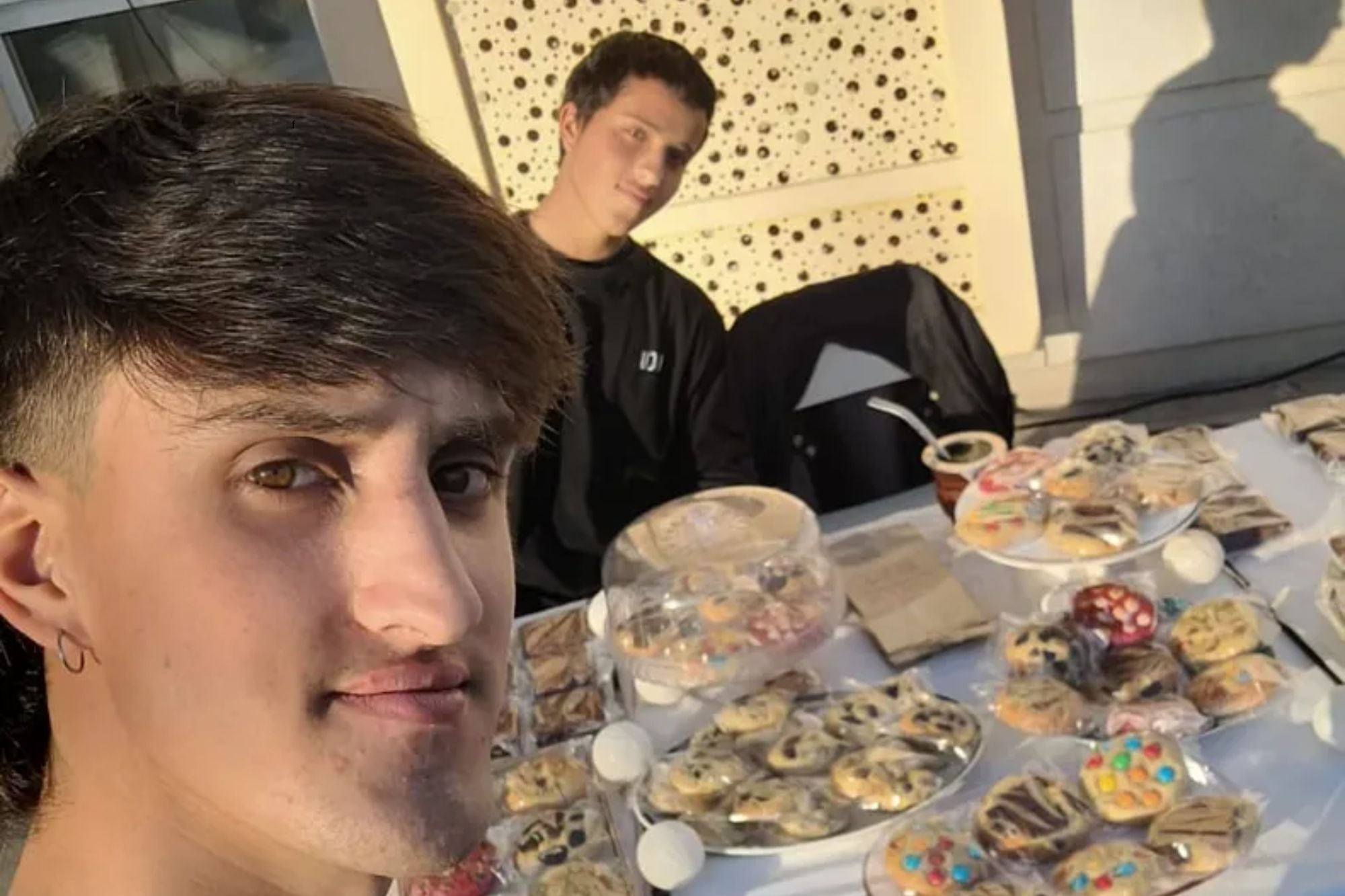 Son hermanos, comenzaron un emprendimiento con 400 pesos y un molde prestado y ahora sueñan con su propio local