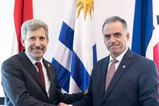 El encuentro entre el gobernador de Entre Ríos, Rogelio Frigerio, y el presidente uruguayo Yamandú Orsi