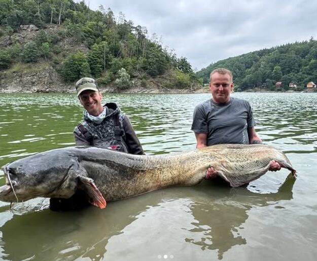 Jakub junto a su compañero disfrutando de su hazaña (Foto: @jakubvagner_official)
