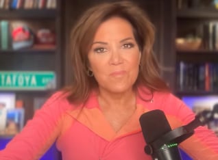 Michele Tafoya ha lanzado duras críticas contra líderes demócratas, incluido el gobernador de Minnesota (Instagram/@realmicheletafoya)