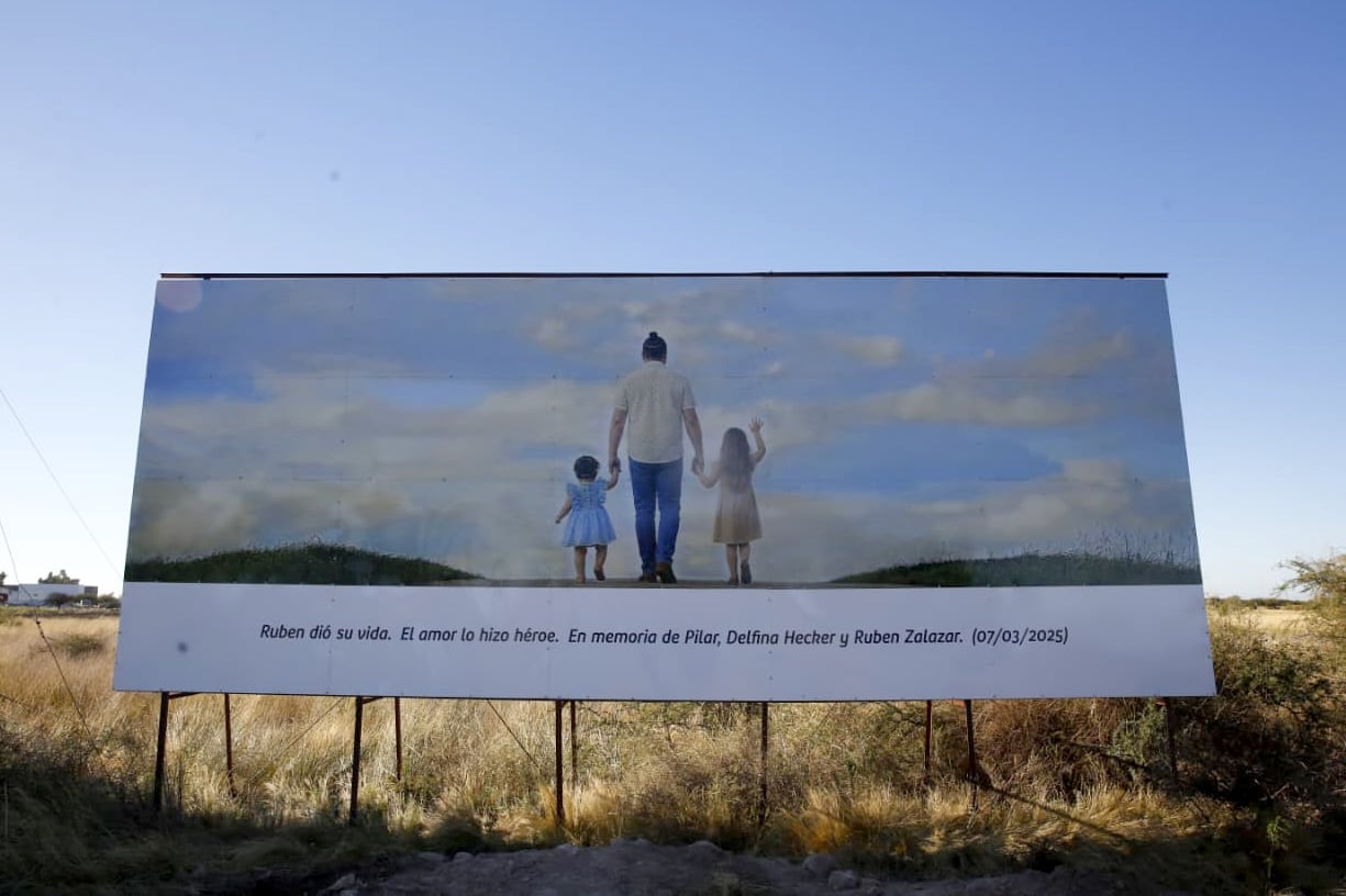 Un año de la inundación: estremecedor homenaje a las niñas que murieron en Bahía Blanca junto al hombre que quiso salvarlas