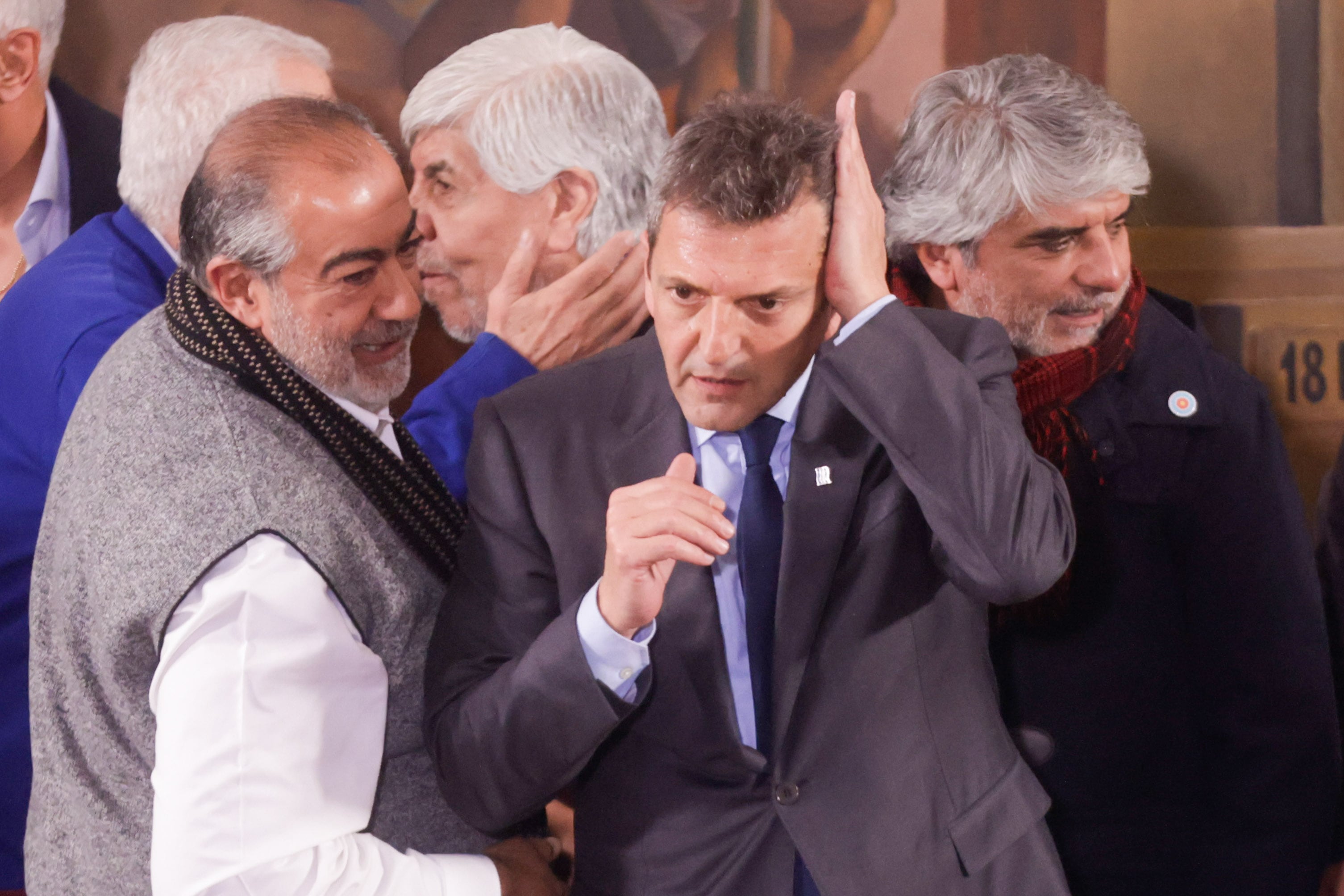 El candidato a presidente por UP Sérgio Massa junto a su compañero de fórmula Agustín Rossi se reunieron con la CGT.