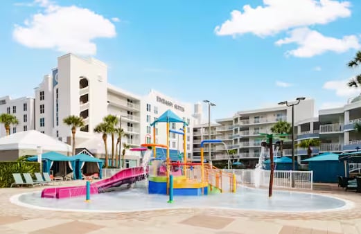 Hilton lanzó tarifas especiales para docentes en hoteles de Florida durante mayo