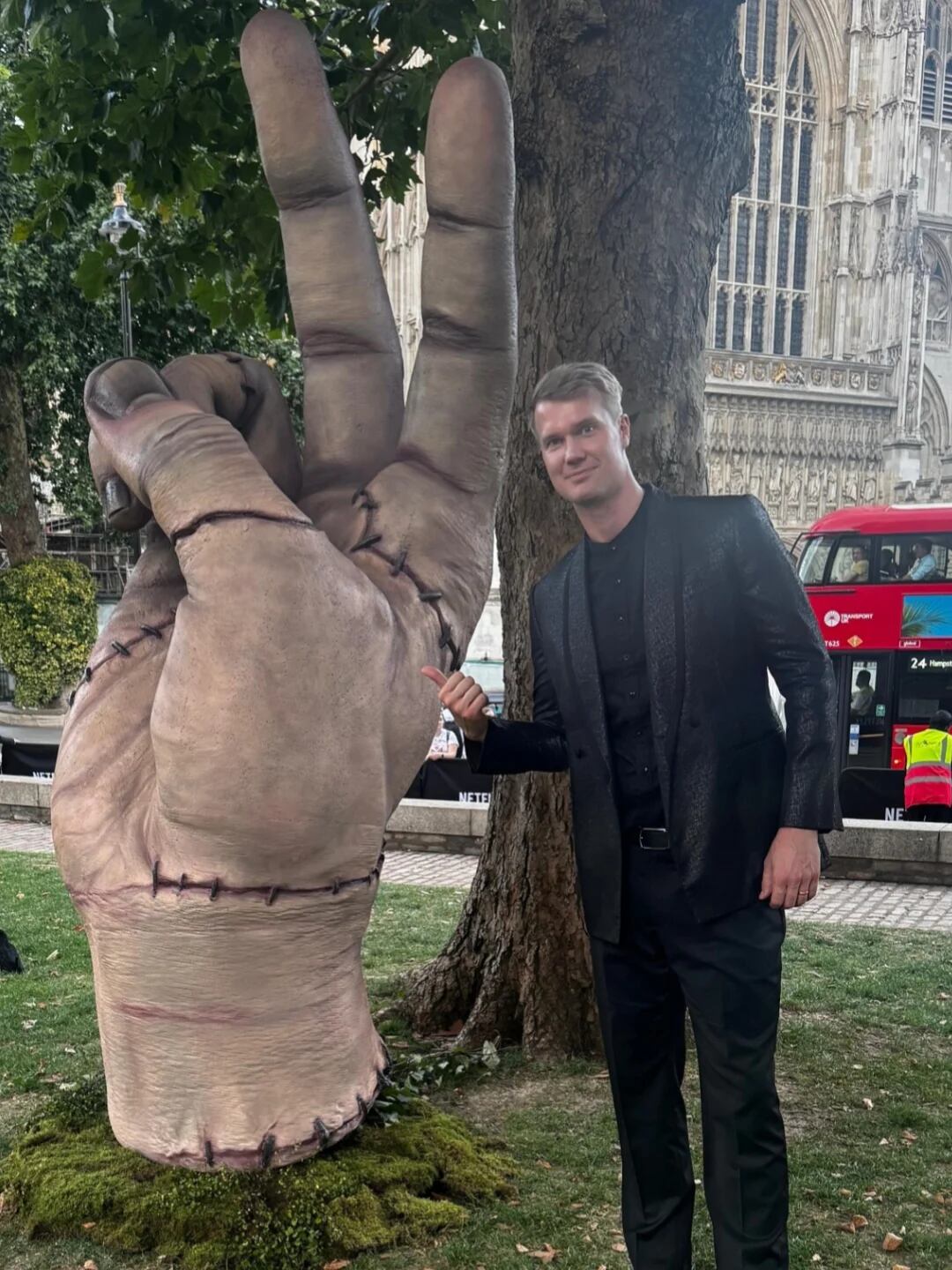Joonas Suotamo, reconocido por interpretar a Chewbacca, asumió el papel de Largo en los nuevos episodios tras la salida de George Burcea (Foto: Instagram/@Joonas Suotamo)