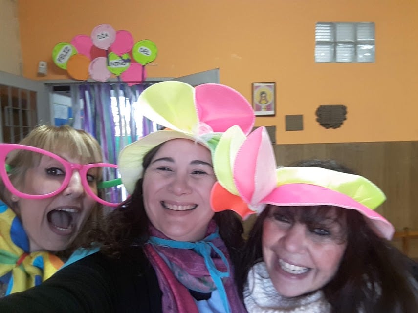 “Recibir a los chicos siempre implicó para mí abrir la puerta con una sonrisa, canciones, juegos y el deseo intacto de despertar su curiosidad