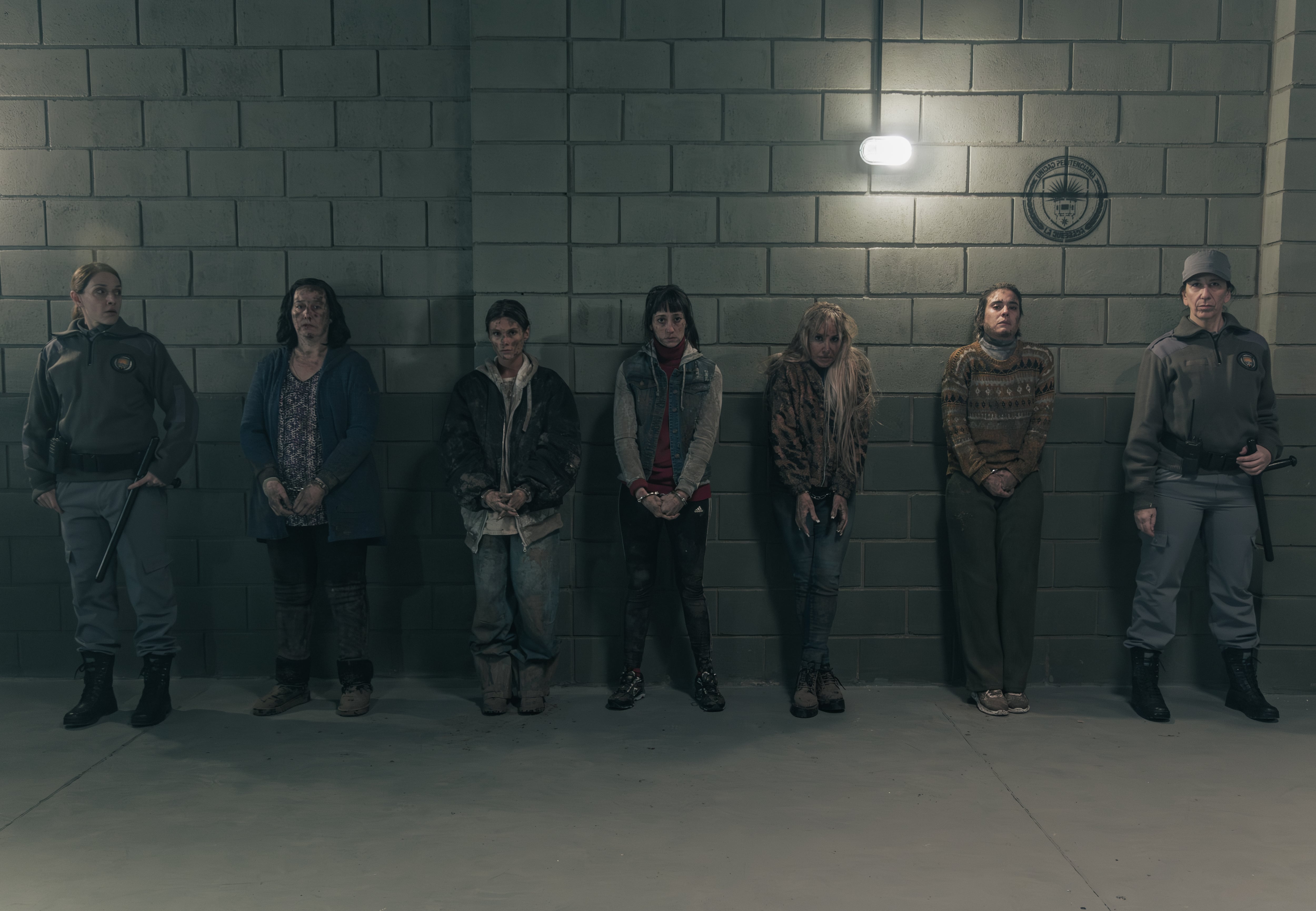 En el barro se posicionó primera en el Top 10 global de Netflix de series de habla no inglesa; los ocho episodios están disponibles en la plataforma