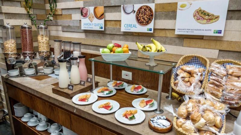 Cereales, frutas y productos lácteos completan la oferta matutina en muchos hoteles