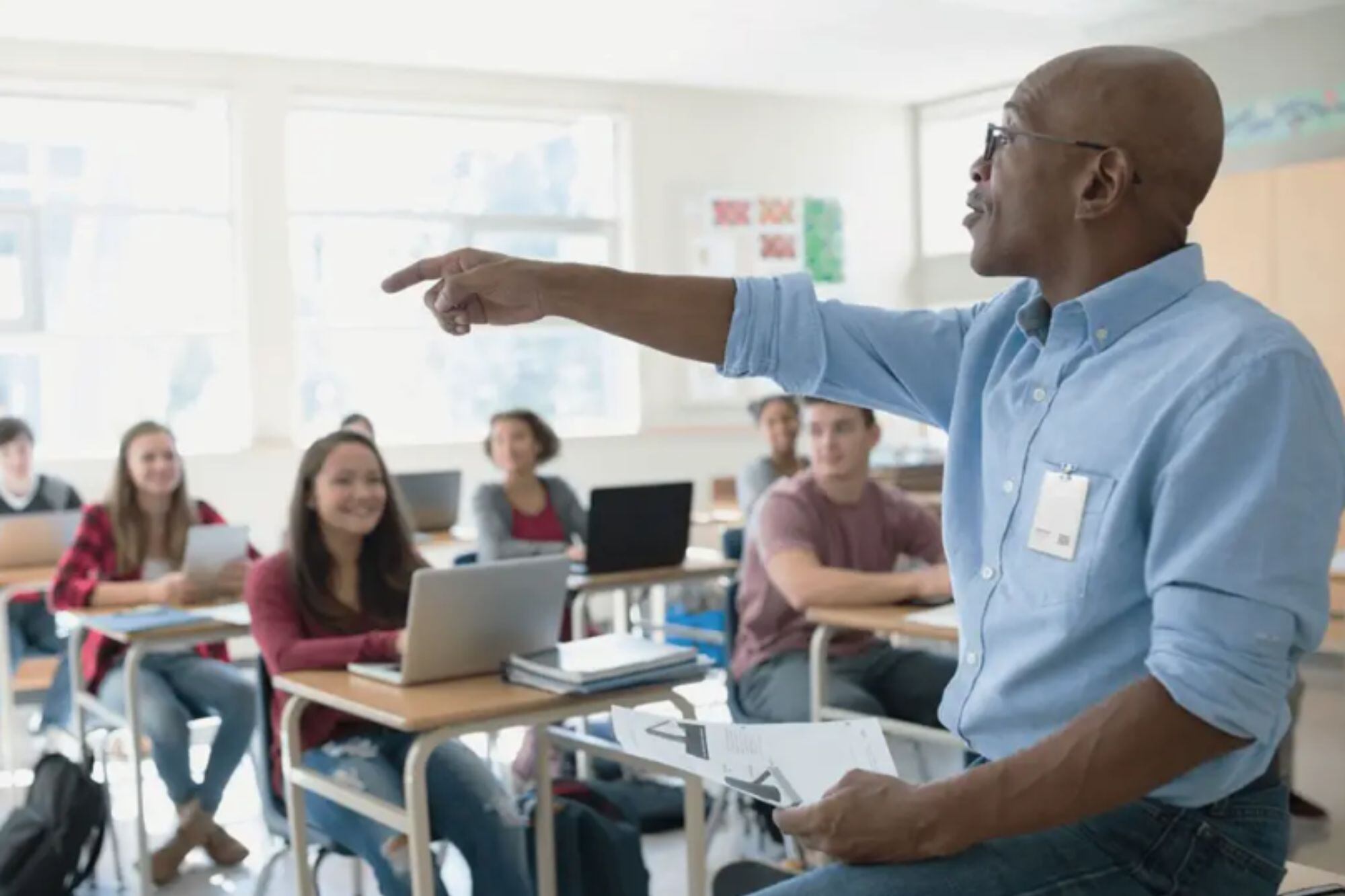 El personal del distrito escolar podrá reportar cualquier situación de emergencia