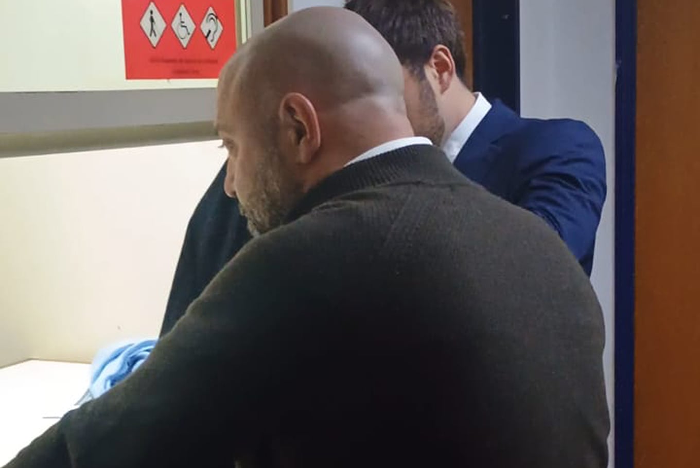 Diego Spagnuolo en las puertas del juzgado 11 que subroga Ariel Lijo