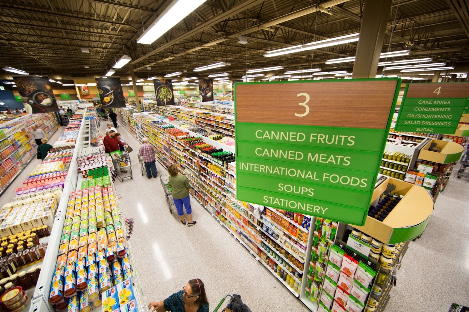 Publix actualmente opera 1411 tiendas , 880 de ellas solo en Florida y 220 en Georgia