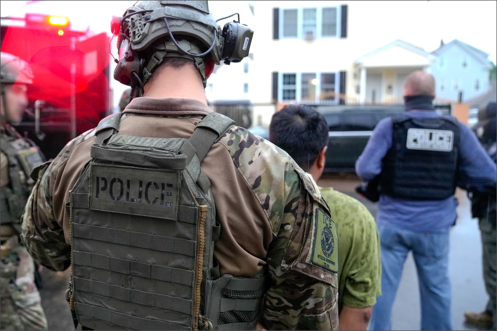 ICE en California: el fiscal Rob Bonta cuestiona los arrestos sin orden judicial y exige evaluar el riesgo de fuga