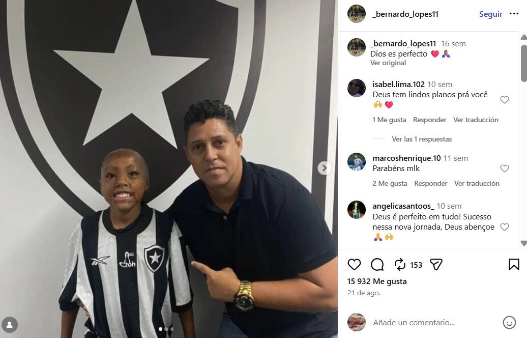 Bernardo y su tío Rodrigo tras firmar el contrato