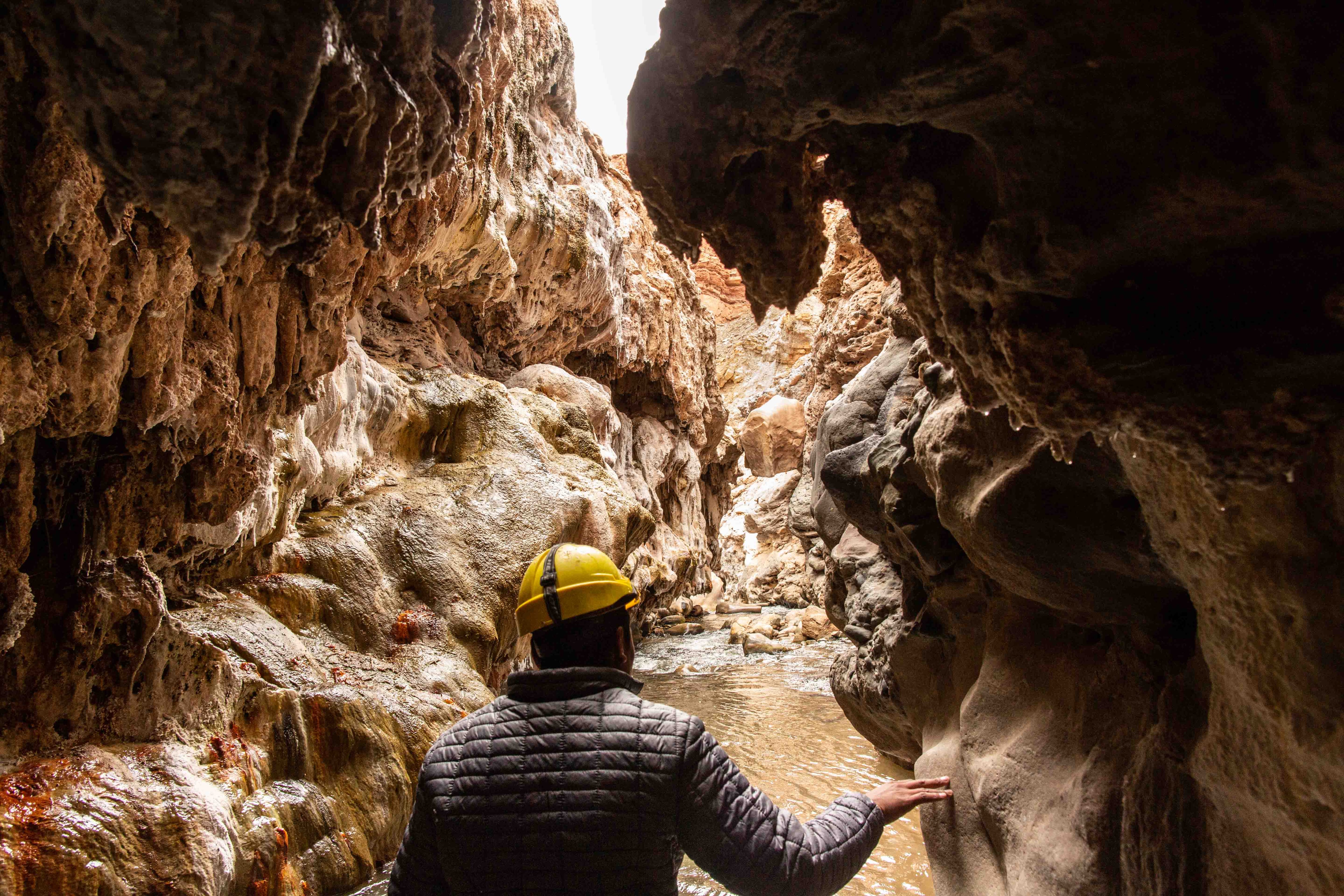 Al Puente del Diablo no es recomendable ingresar sin la presencia de un guía experimentado.