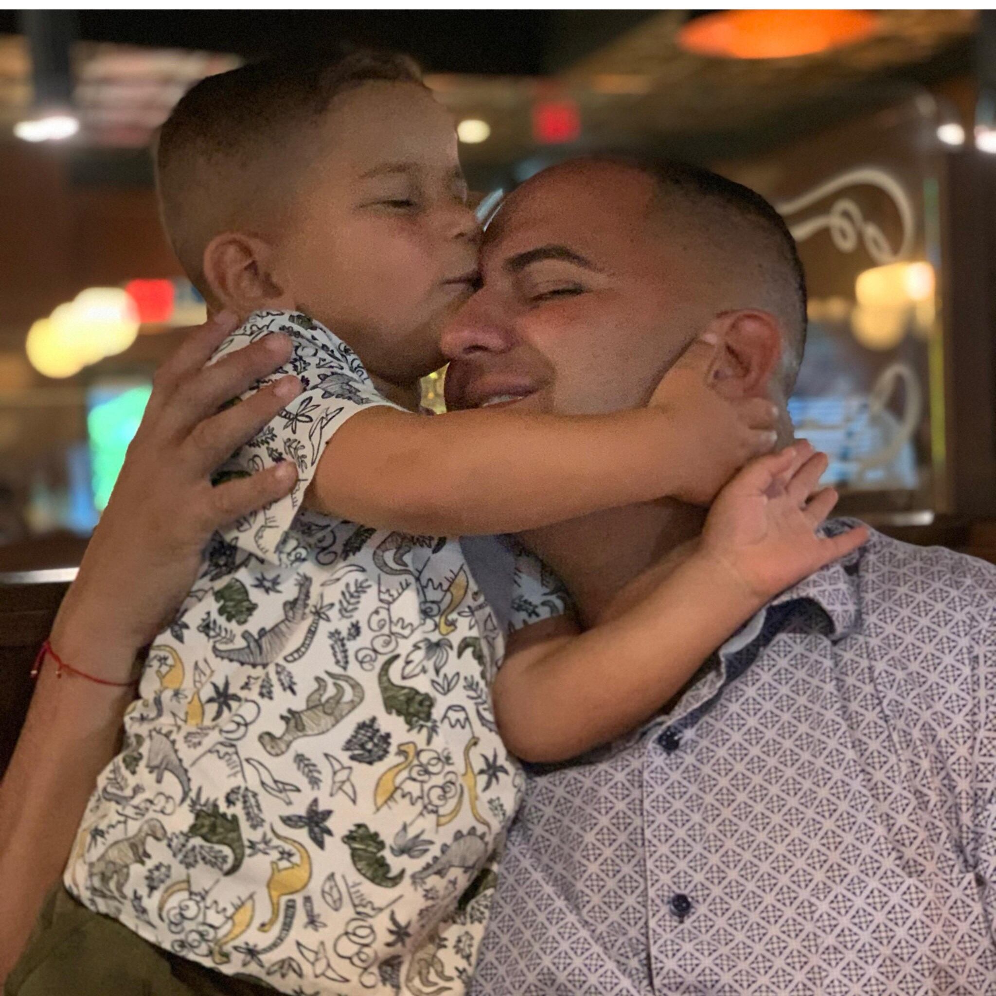 Tras la detención de su esposo, Ruiz se hizo cargo del negocio familiar de transporte de carga All Coast Express