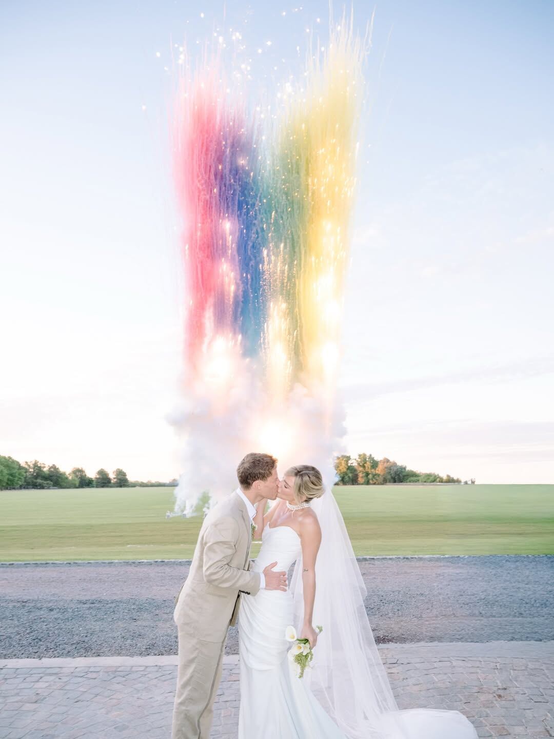 El show de luces para celebrar el casamiento de la pareja