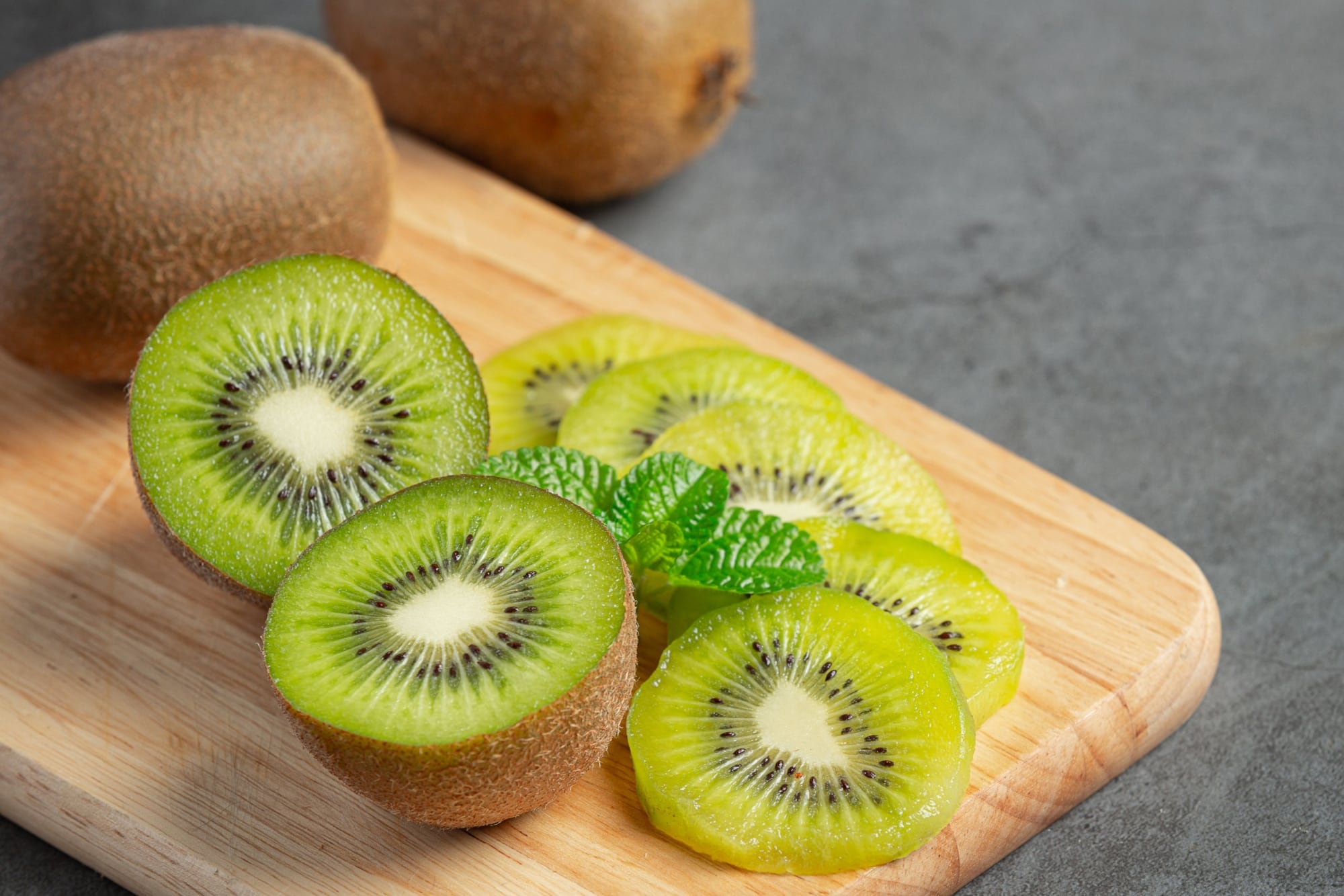 Comprobado por la ciencia: el kiwi mejora la digestión y combate el estreñimiento crónico