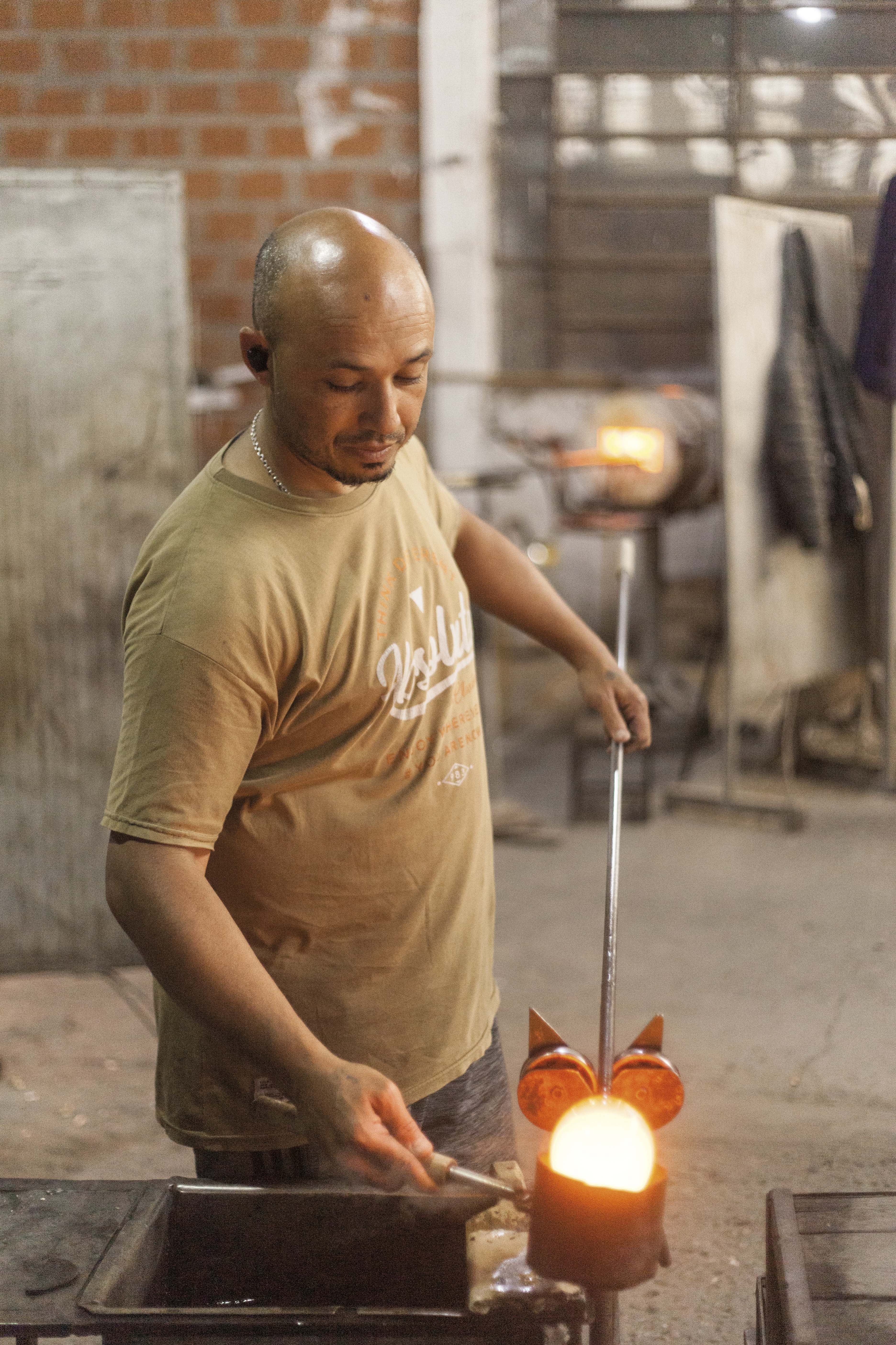 La Cristalería San Carlos, en San Carlos Centro, se estableció en 1949.