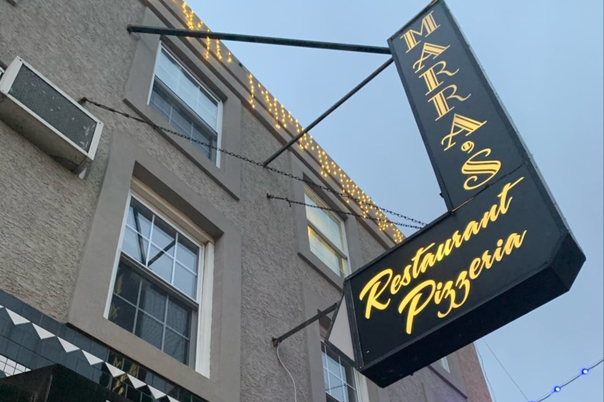 Llegó como migrante con “una sola moneda” y creó una leyenda: el triste adiós a Marra’s en Filadelfia