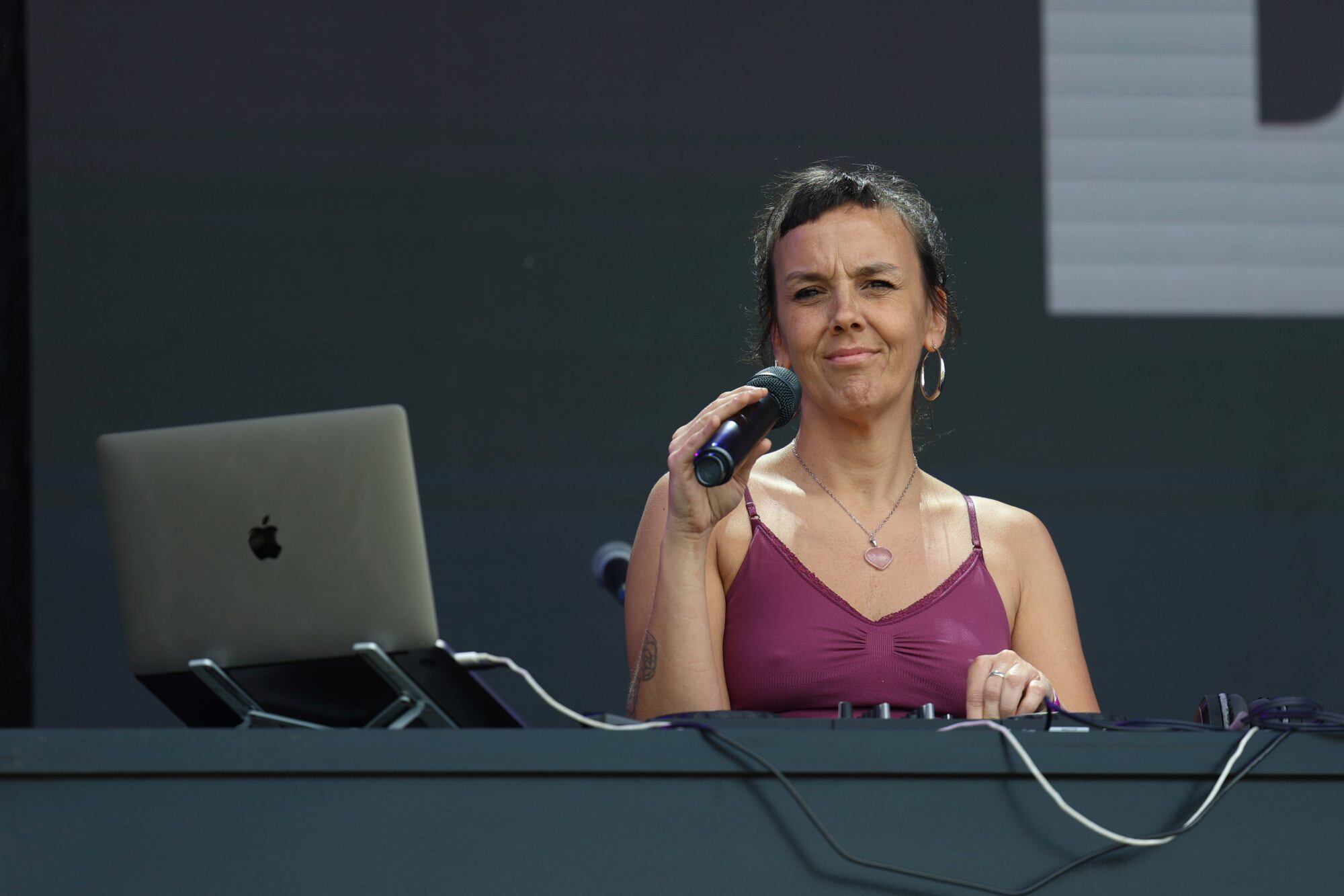 La DJ Sofi Lofi cautivó con su propuesta de ecstatic dance