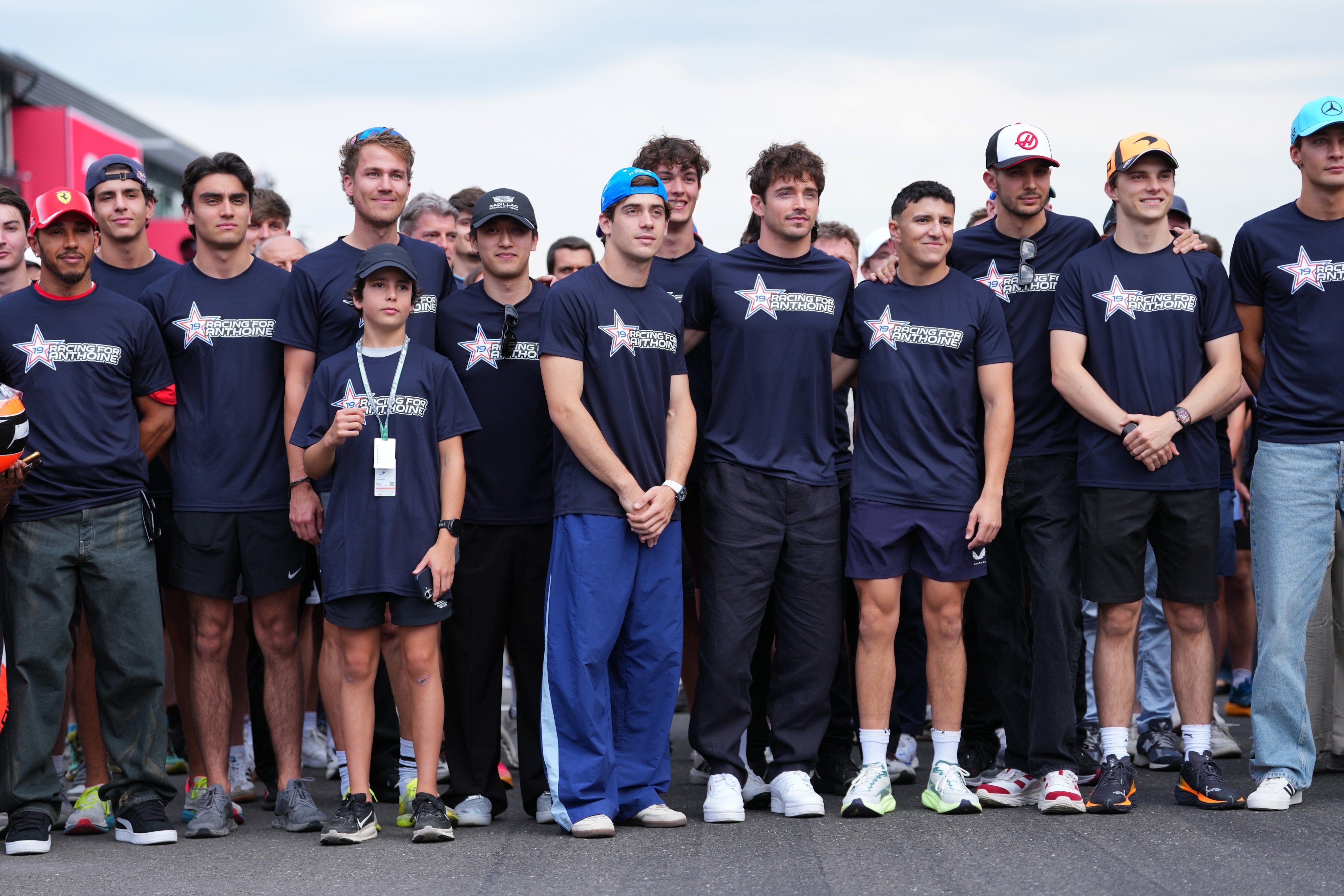 Homenaje de los pilotos de Fórmula 1 a Anthoine Hubert, fallecido en el circuito de Spa en 2019